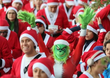 La carrera The Santa Run reúne a cientos en CDMX