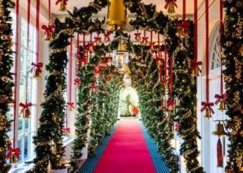 La Casa Blanca se viste de navidad con paz y luz
