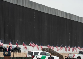 Trump se compromete a construir muro fronterizo