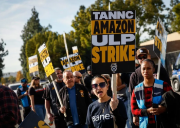 Trabajadores de Amazon en EE.UU. se Declaran en Huelga