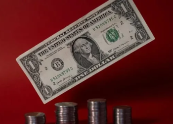 Peso pierde impulso tras anuncio de Trump sobre frontera
