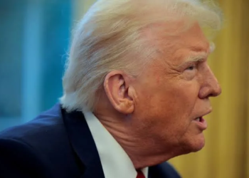 Trump retrasa aranceles a México y Canadá hasta marzo