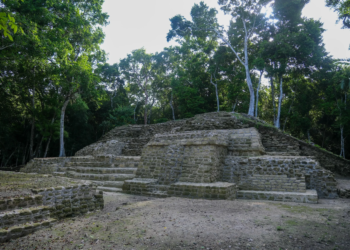 Ichkabal abre sus puertas al mundo: Firman convenio histórico para la apertura de la zona arqueológica en Bacalar