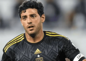 Incendios en California calcina casa de Carlos Vela