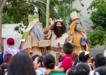 Inauguran Plaza Cívica en Puerto Aventuras