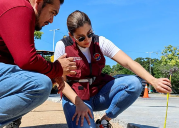 Inicia mantenimiento vial en la glorieta del Monumento a la Historia