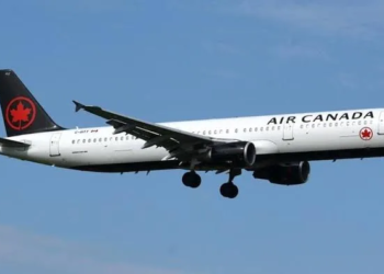 Avión aterriza de emergencia en Cancún tras falla mecánica