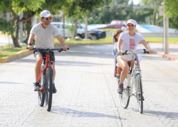 Éxito rotundo en la primera jornada del “Paseo Cancunense”