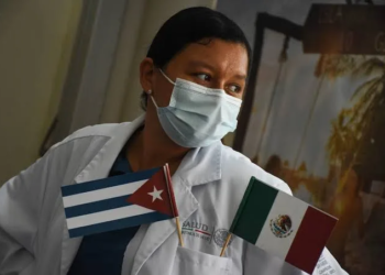 Claudia Sheinbaum defiende permanencia de médicos cubanos