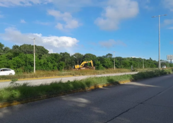 FullGas viola sellos de clausura en la carretera federal Chetumal-Puerto Juárez 2 FullGas viola sellos de clausura y continúa construcción ilegal en Puerto Morelos