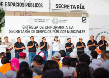 Estefanía Mercado entrega uniformes y maquinaria a trabajadores de Servicios Públicos en Solidaridad