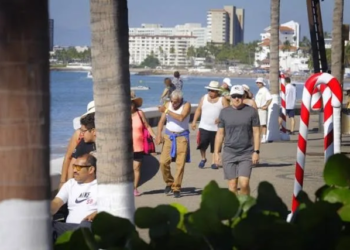 Puerto Vallarta cobrará impuesto a turistas extranjeros: polémica en Jalisco