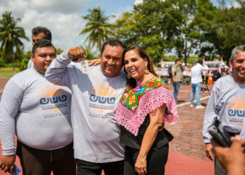 Mara Lezama entrega 20 camiones para Chetumal limpia