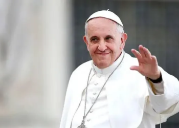 Salud del papa Francisco mejora dejando la ventilación mecánica