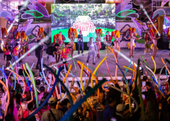 Más de 15,000 vibran en el Carnaval de Playa del Carmen 2025
