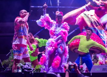 Bomba Estéreo hace vibrar Playa del Carmen 2025