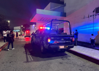 Hombre baleado en Tierra Maya ataca a paramédicos en hospital