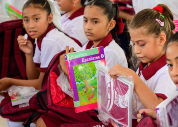 ¡Registra la talla de tus hijos! uniformes gratis de la SEQ