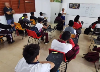 Reanudan clases en QRoo en 337 escuelas tras paro magisterial