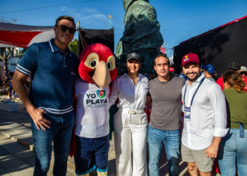 Tour mundial de voleibol brilla en Playa del Carmen