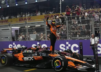 Victoria de Oscar Piastri lo coloca líder en Fórmula Uno