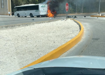 Imprudencia provoca muerte de motociclista en carretera Puerto Morelos-Cancún