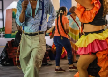 Celebran aniversario 55 de Cancún con gran baile