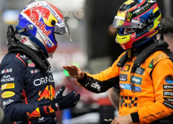 Verstappen vence a Piastri por la pole; Norris choca en Q3