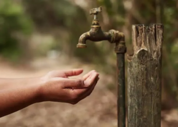 Fallas eléctricas paralizan el bombeo de agua y afectan a decenas de colonias