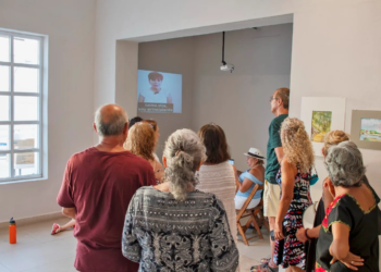 “El artista que vive en mí”: adultos mayores dan vida al arte en el Museo de la Isla
