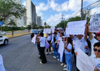 Manifestación frena el tráfico en Bonampak, frente a la SEQ
