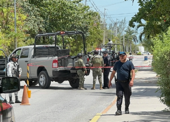 Hallan cuerpo embolsado y decapitado en carretera Puerto Juárez–Punta Sam