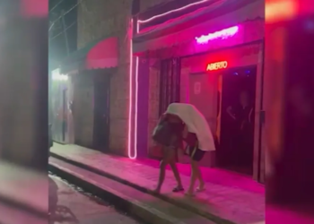 Rescatan a 12 mujeres víctimas de trata en bar de Cancún; eran explotadas sexualmente bajo engaños
