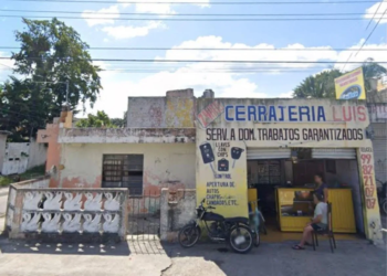 Mujer escapa con sus hijos tras tres días de encierro, golpes y amenazas de muerte