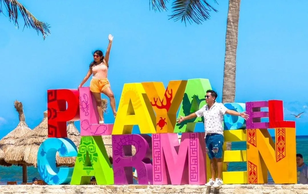 Playa del Carmen vibra en su 32 Aniversario con mensajes
