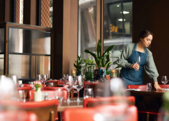 Restaurantero mexicano empleaba migrantes con documentos falsos en EU