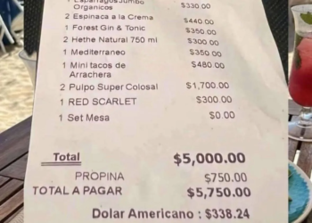 Abuso de propina en restaurante de lujo en Cancún
