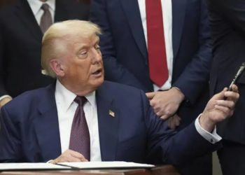 Trump responde a Rusia con poder naval: despliega submarinos nucleares