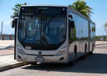 Arrancan los autobuses articulados en Cancún