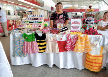 Artesanos Cancún ADO: Apoya Ana Paty Peralta el comercio local