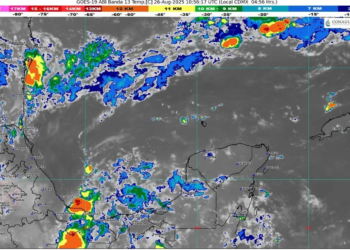 Onda tropical 26 provoca calor extremo y lluvias en Quintana Roo este martes