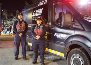 Estefanía Mercado garantiza ambulancias en Puerto Aventuras