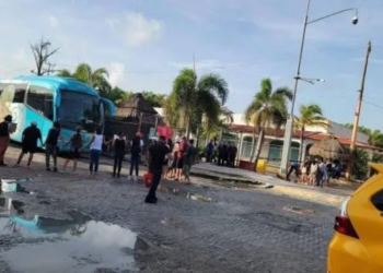Vecinos de “Las Casitas” bloquean acceso al muelle Costa Maya en Mahahual