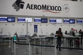Aeroméxico logra siete años seguidos como “Aerolínea Global Cinco Estrellas”