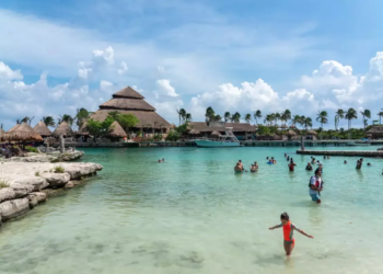 Conectividad aérea “atasca” el crecimiento turístico en Cancún