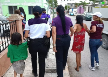 Rescatan a 5 menores en estado de abandonado