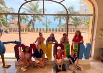 Playa del Carmen logra campos de fútbol 100% con pasto sintético