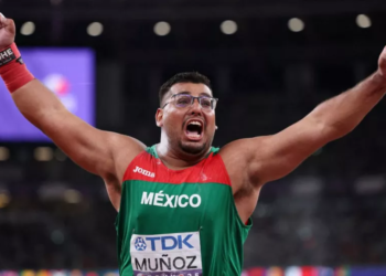 Uziel Muñoz gana plata y rompe récord en Tokio