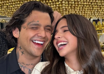 Christian Nodal prohibe a Cazzu viajar con su hija