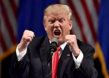 Trump denuncia portada de Time: ‘Me borraron el pelo y me pusieron una corona flotante’